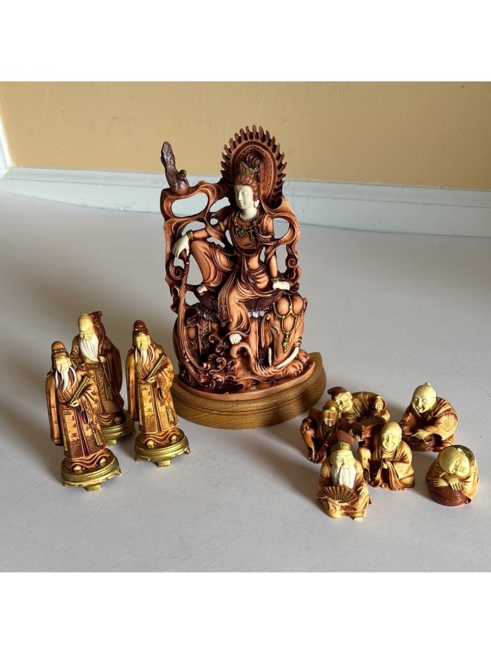 10 Chinese Figurines